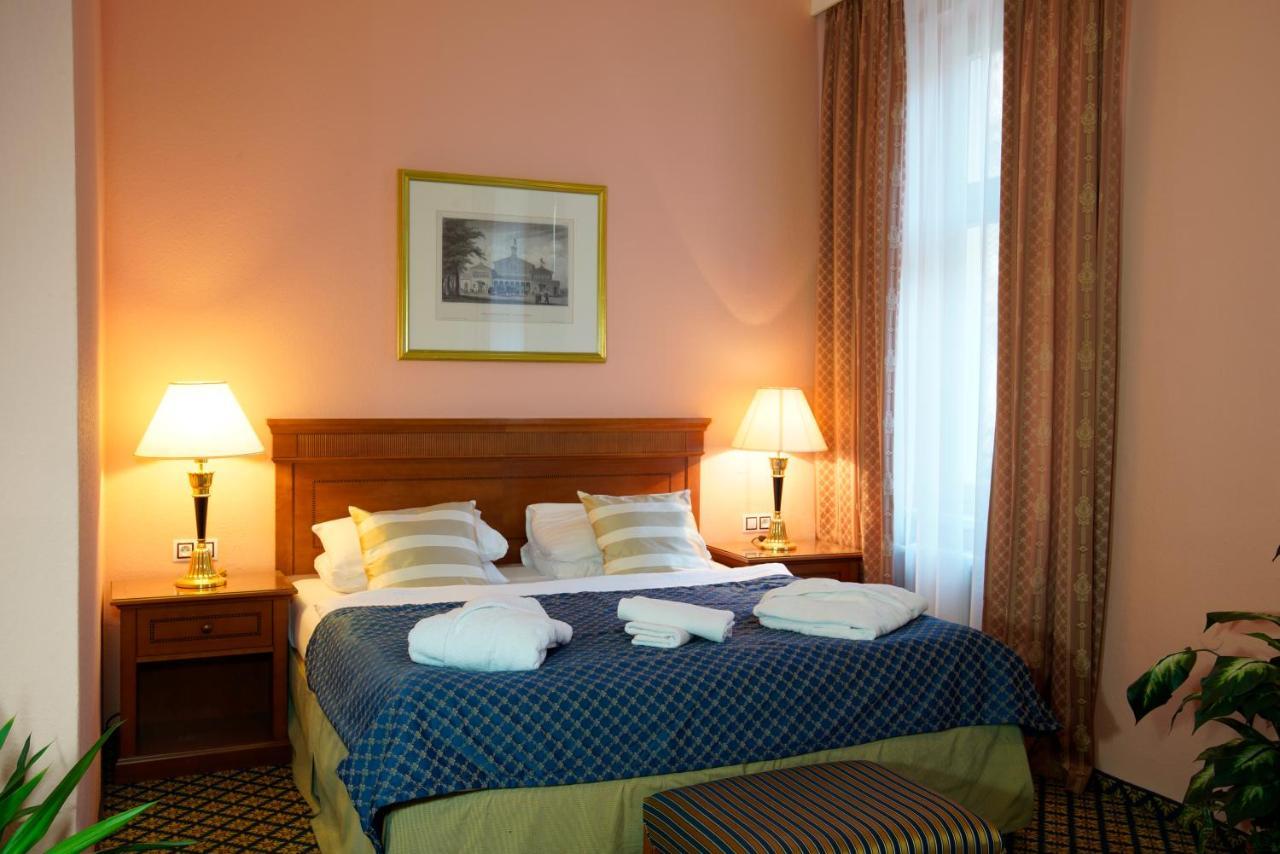 Lauretta Hotel