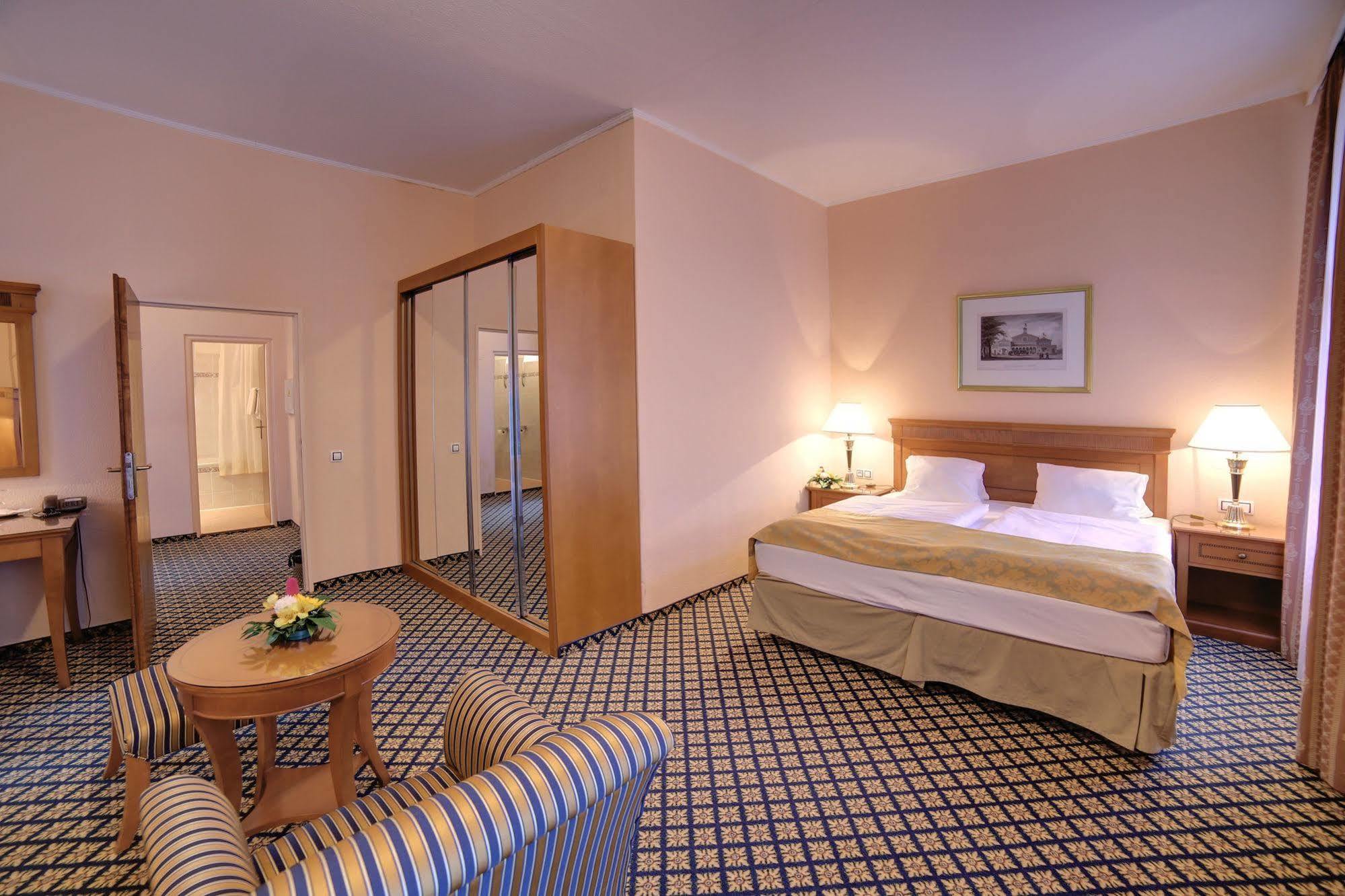 Отель Lauretta 4*