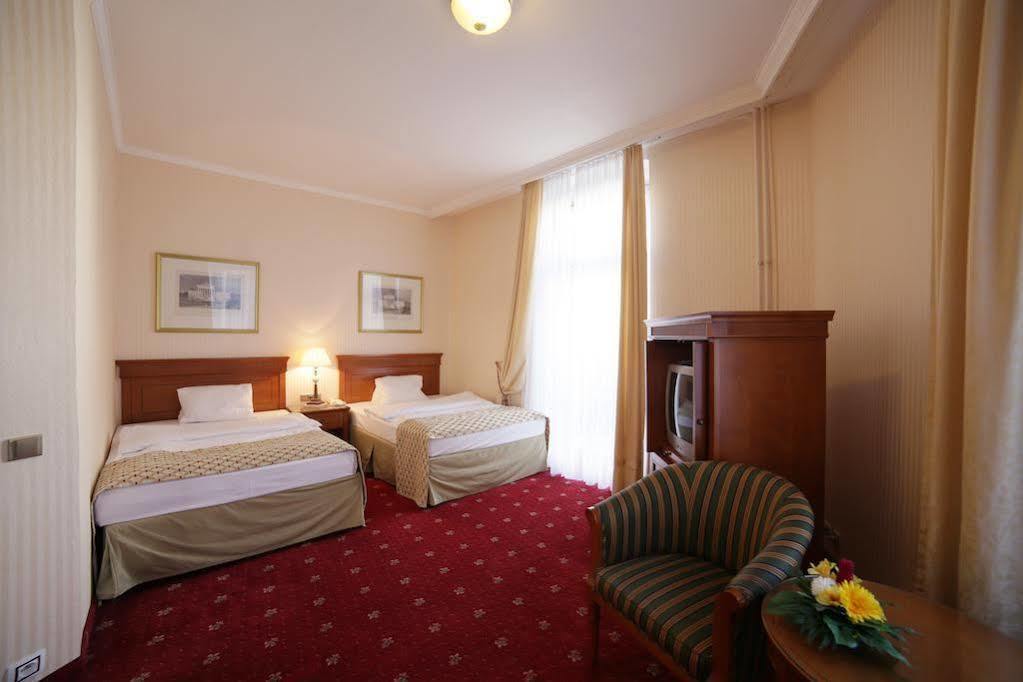 Lauretta Отель 4*
